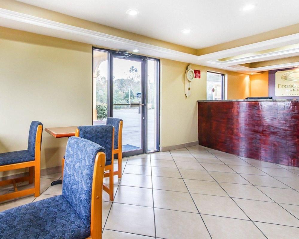 Econo Lodge Inn & Suites Evergreen Extérieur photo
