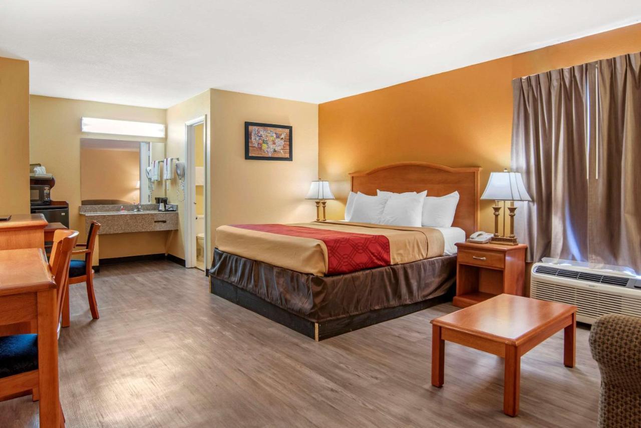 Econo Lodge Inn & Suites Evergreen Extérieur photo