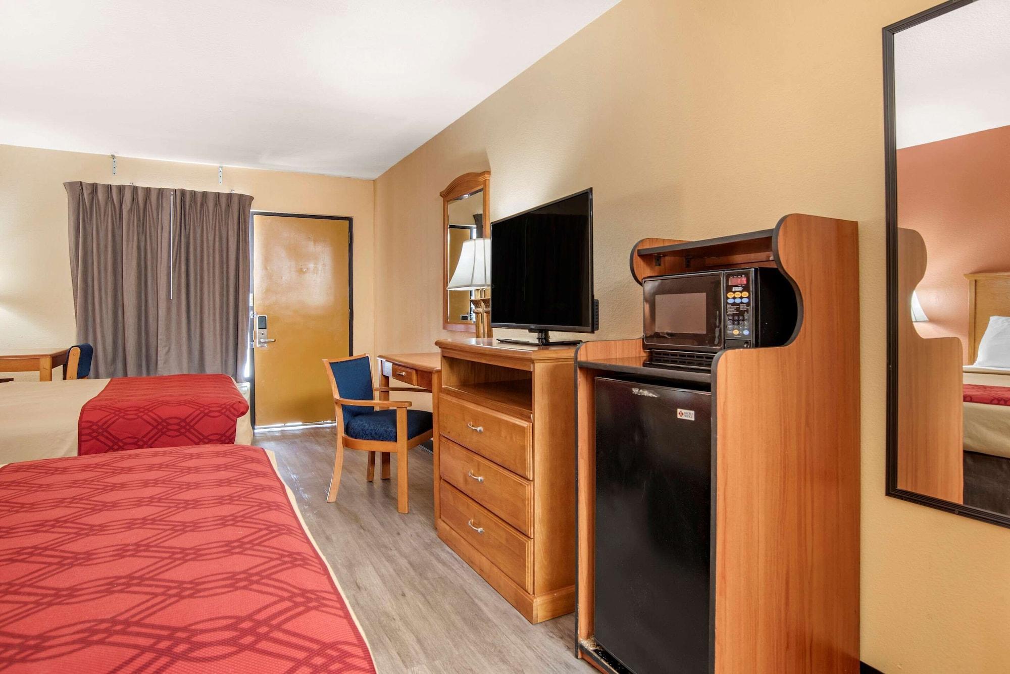 Econo Lodge Inn & Suites Evergreen Extérieur photo