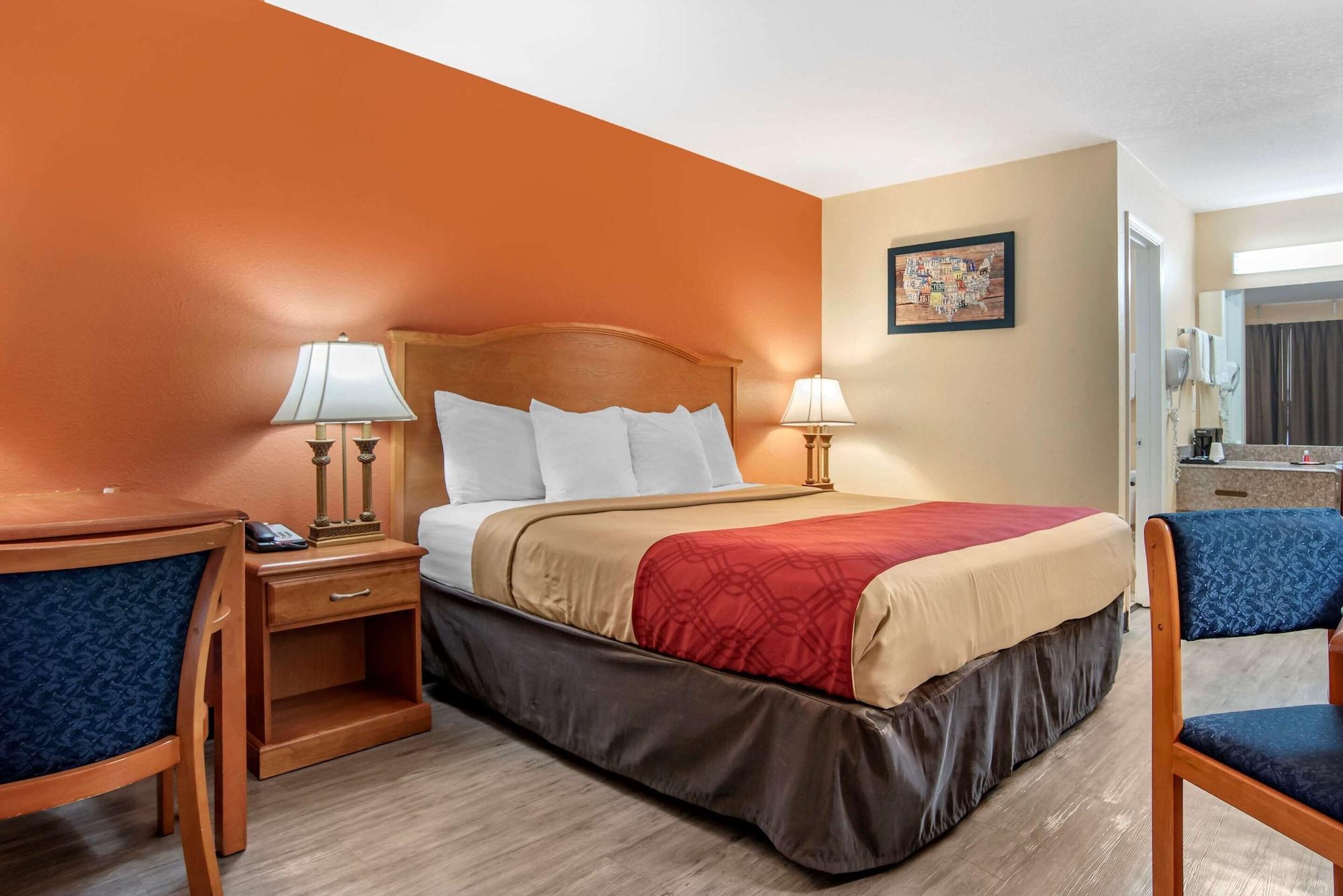 Econo Lodge Inn & Suites Evergreen Extérieur photo