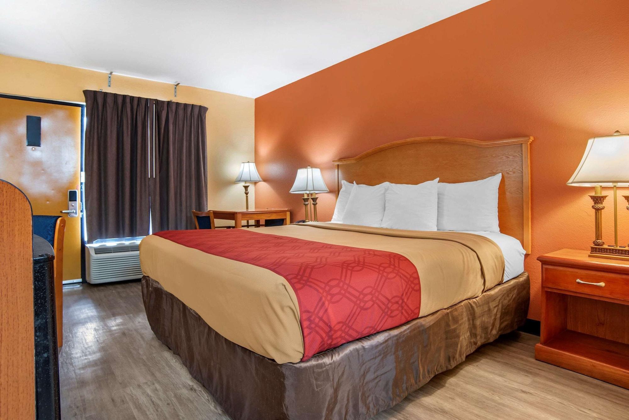 Econo Lodge Inn & Suites Evergreen Extérieur photo