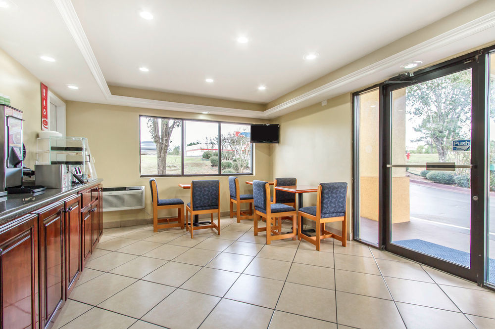 Econo Lodge Inn & Suites Evergreen Extérieur photo