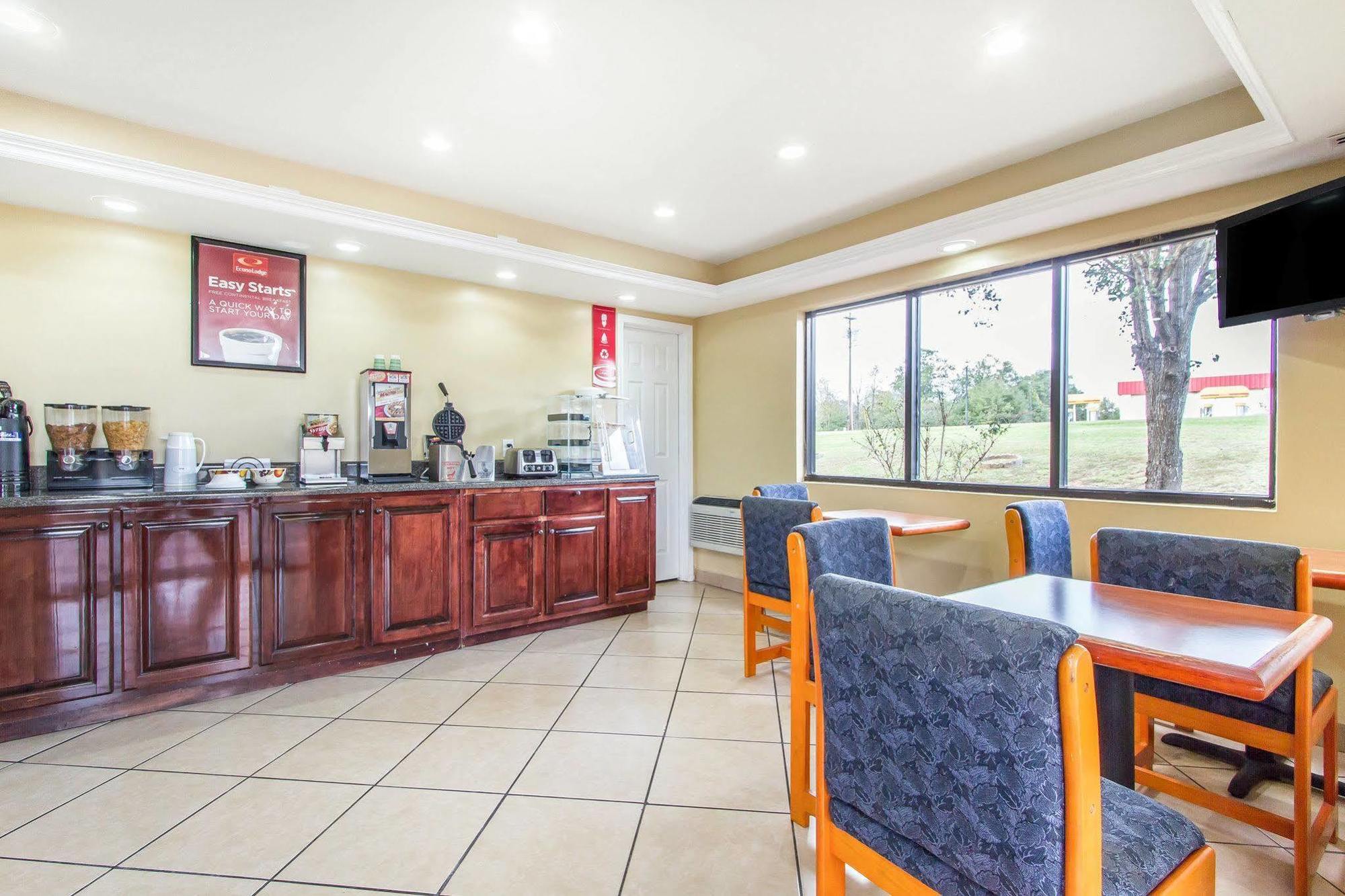 Econo Lodge Inn & Suites Evergreen Extérieur photo