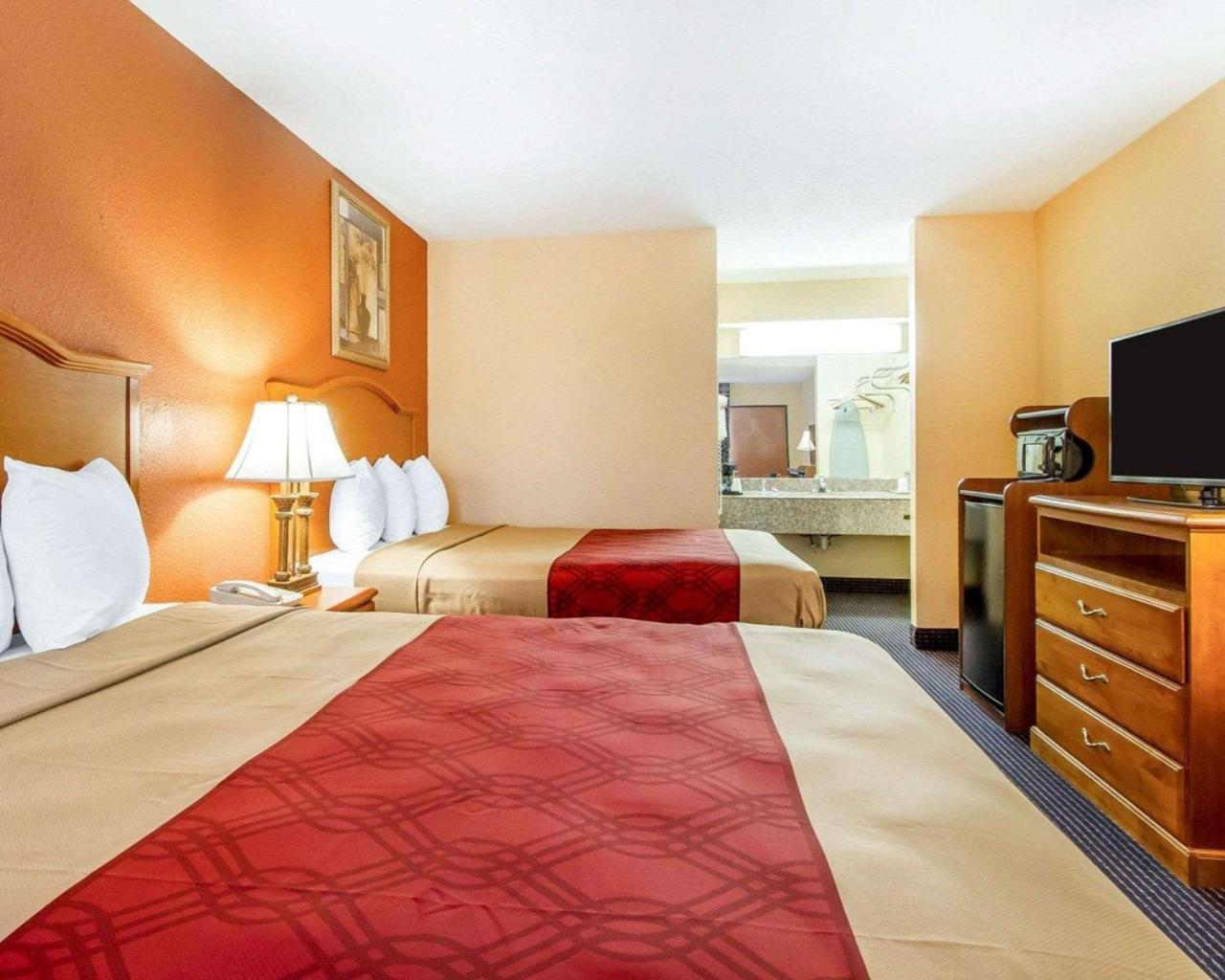 Econo Lodge Inn & Suites Evergreen Extérieur photo